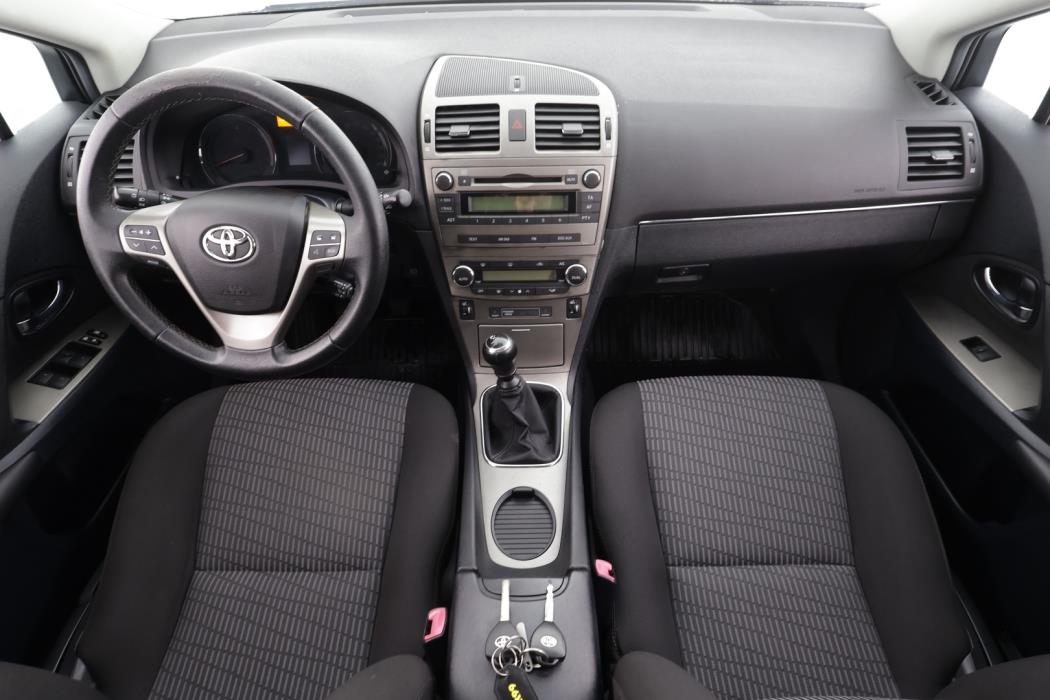 TOYOTA Avensis 2011