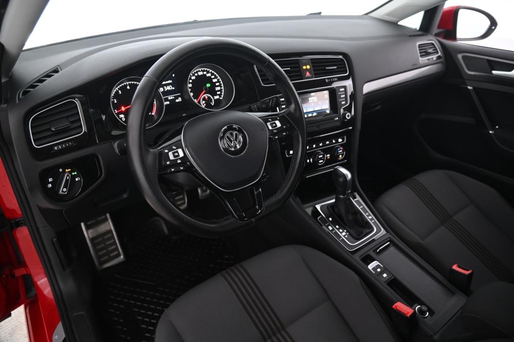 VOLKSWAGEN Golf 2017