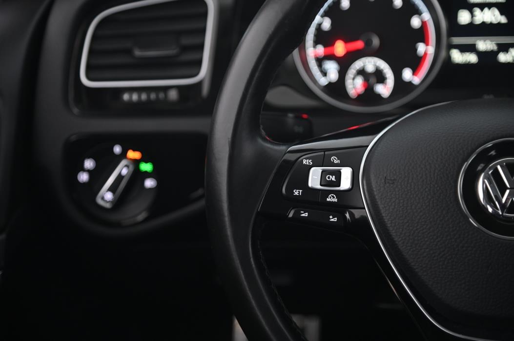 VOLKSWAGEN Golf 2017