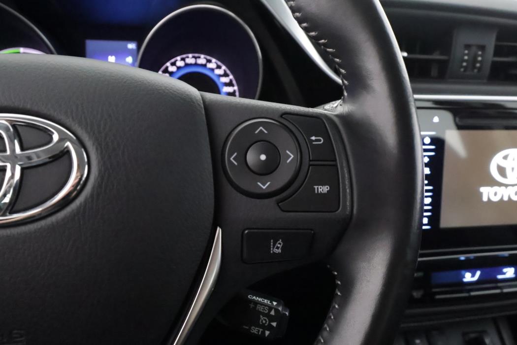 TOYOTA Auris 2017