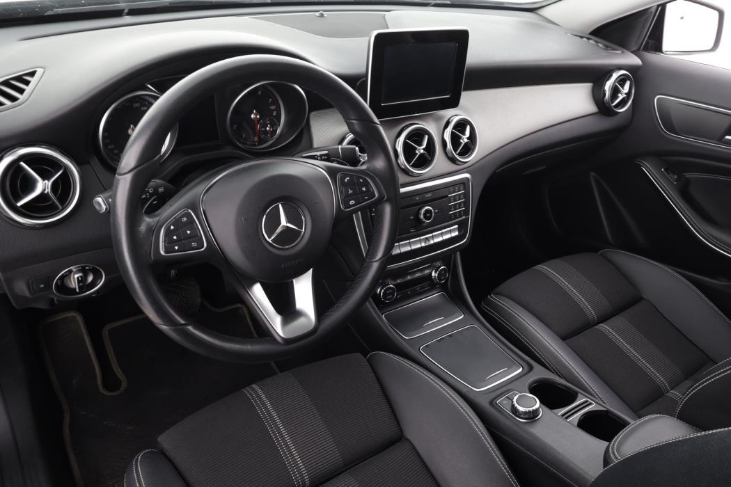 MERCEDES-BENZ GLA 2017