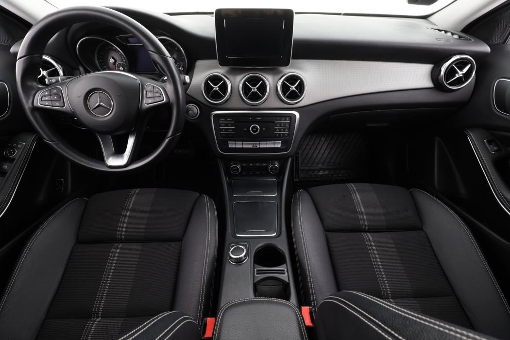 MERCEDES-BENZ GLA 2017