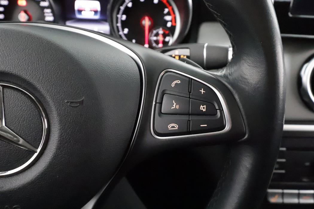 MERCEDES-BENZ GLA 2017