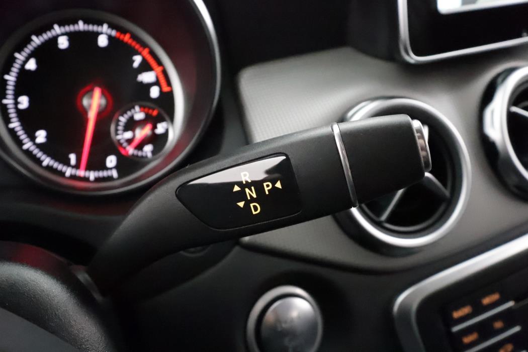 MERCEDES-BENZ GLA 2017