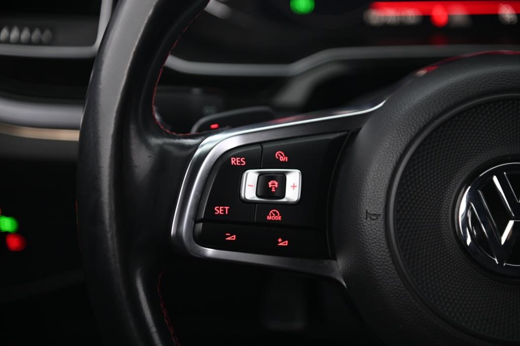 VOLKSWAGEN Polo 2018