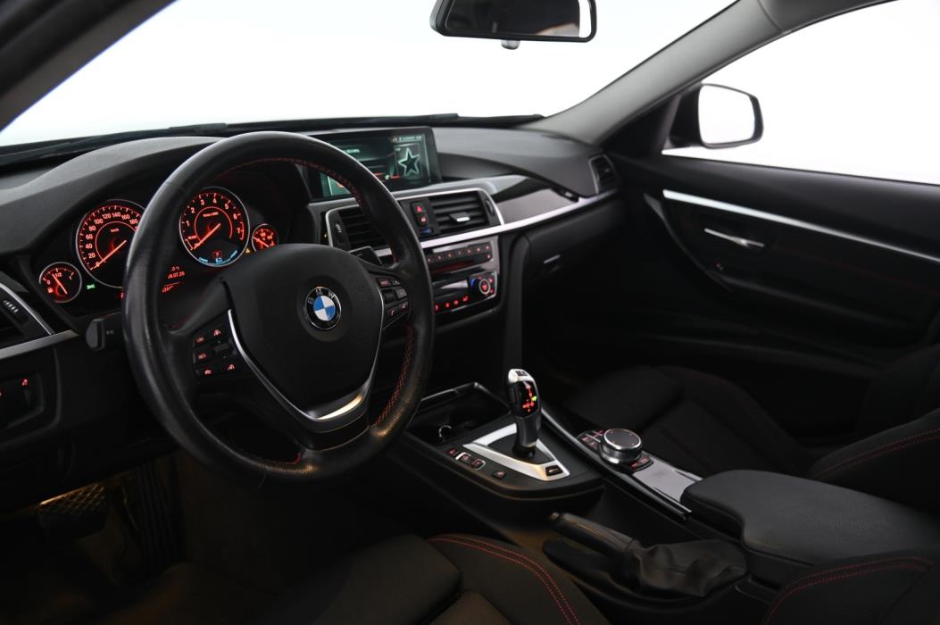 BMW 330 2017