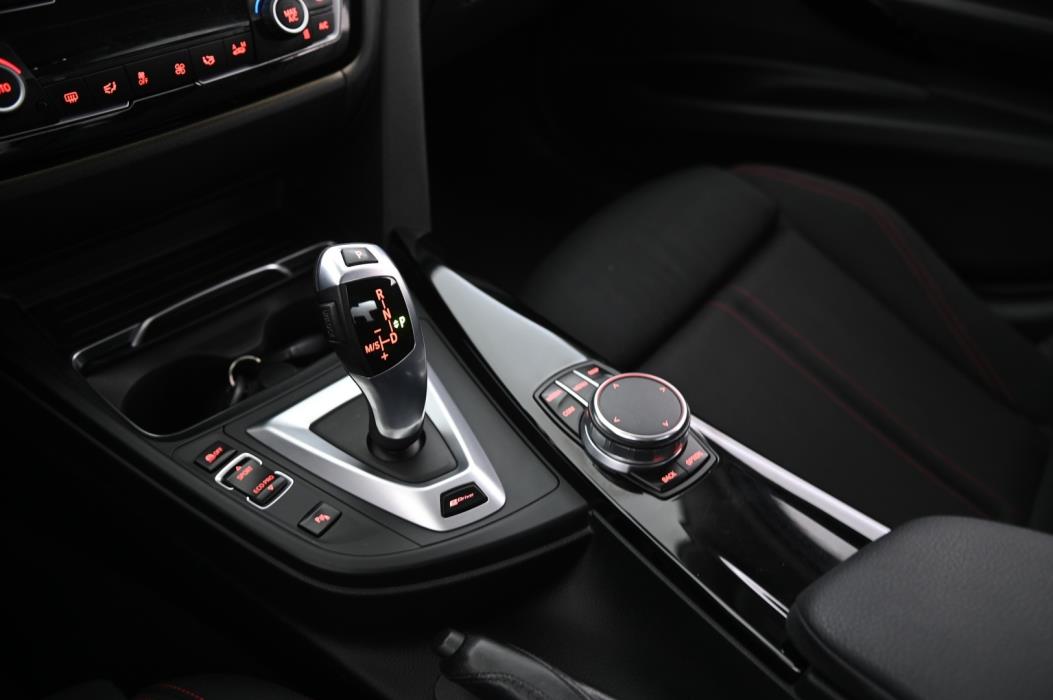 BMW 330 2017