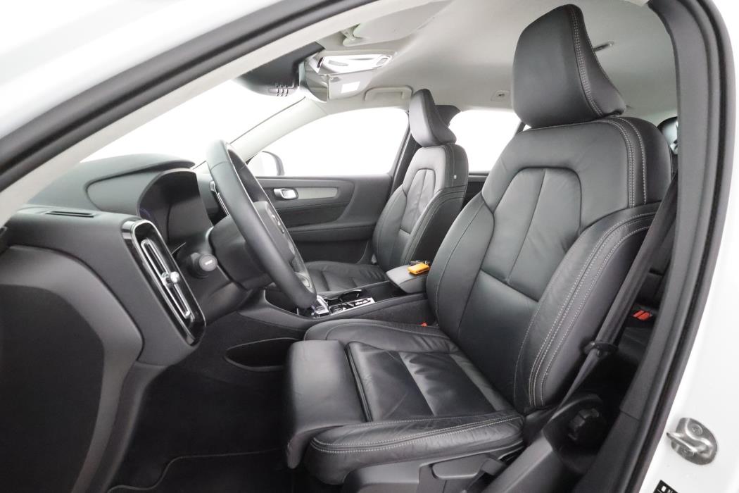 VOLVO XC40 2022