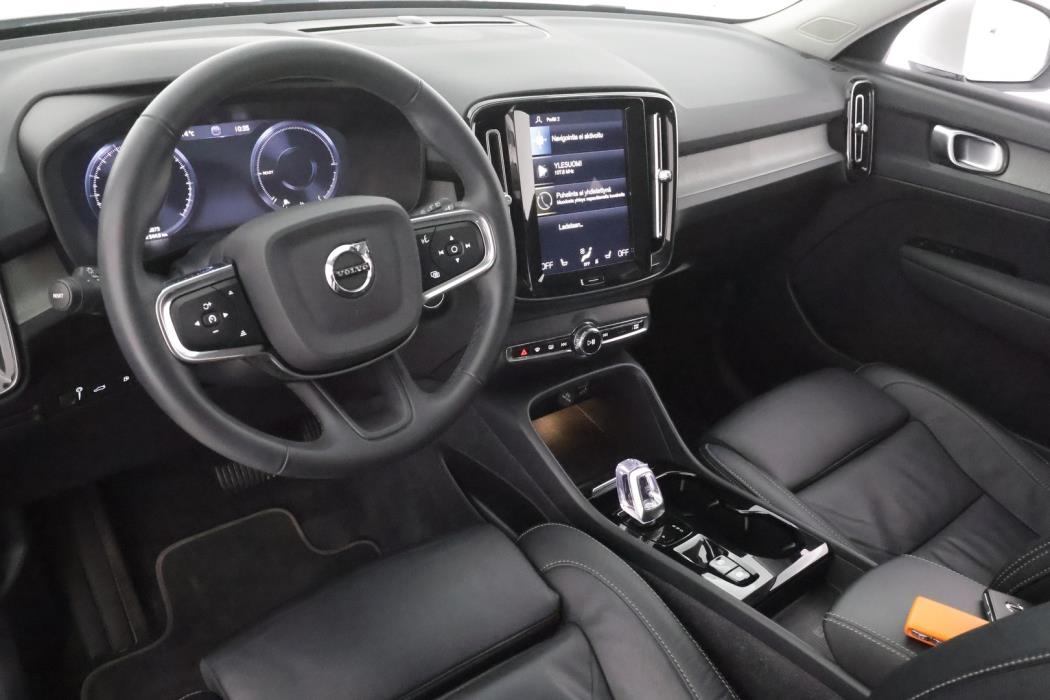 VOLVO XC40 2022