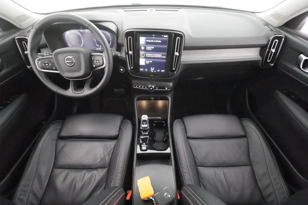 VOLVO XC40 2022