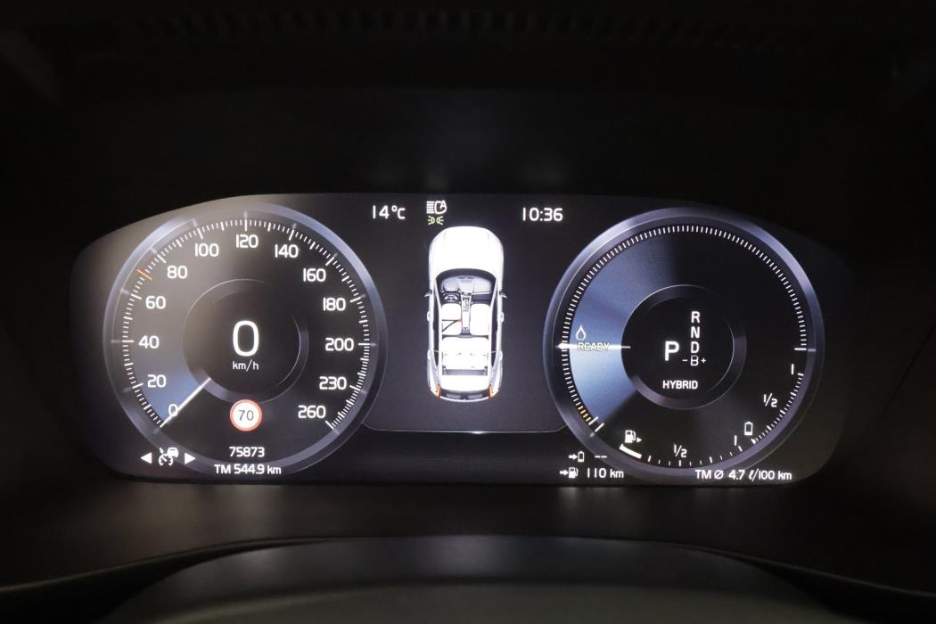 VOLVO XC40 2022