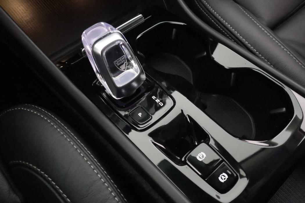 VOLVO XC40 2022