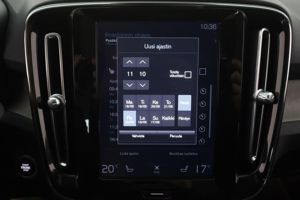 VOLVO XC40 2022