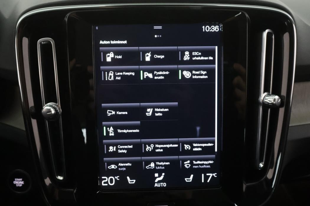 VOLVO XC40 2022