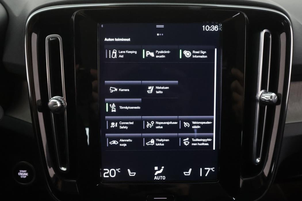 VOLVO XC40 2022