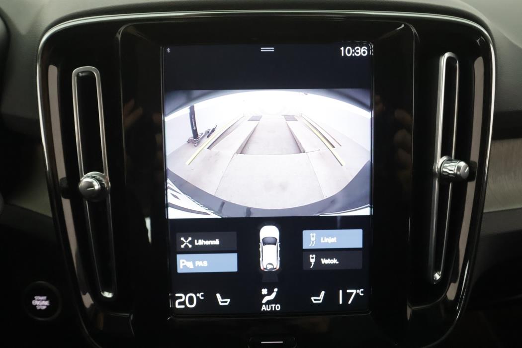 VOLVO XC40 2022
