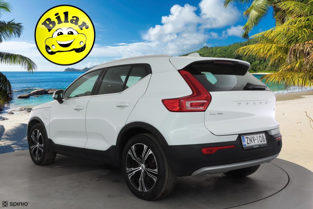 VOLVO XC40 2022