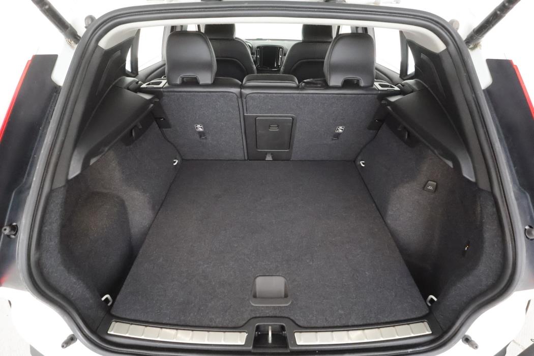 VOLVO XC40 2022