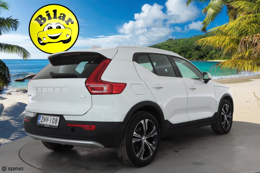 VOLVO XC40 2022