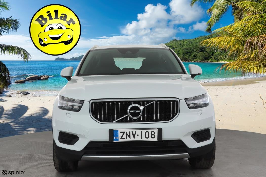 VOLVO XC40 2022