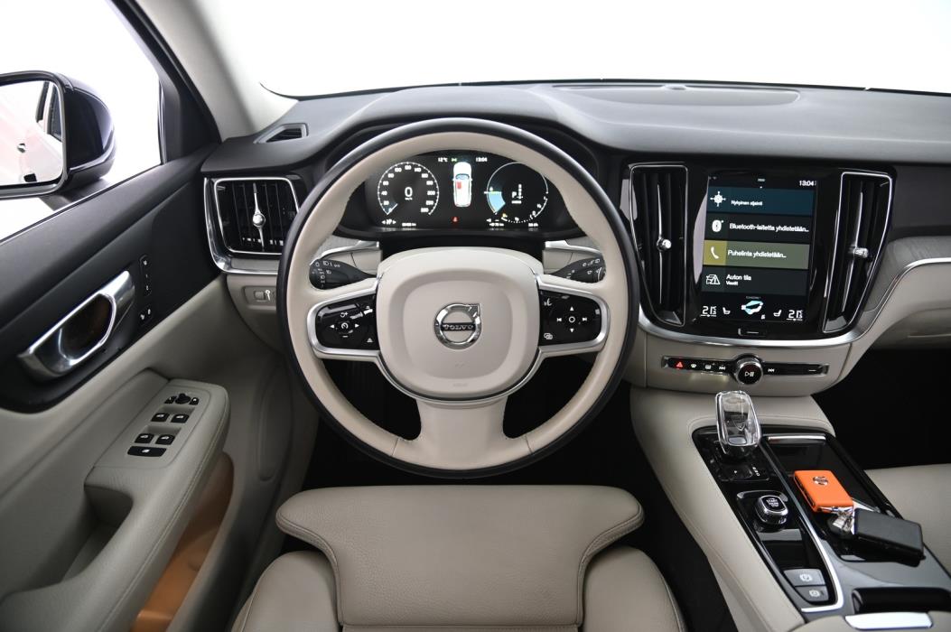 VOLVO V60 2022