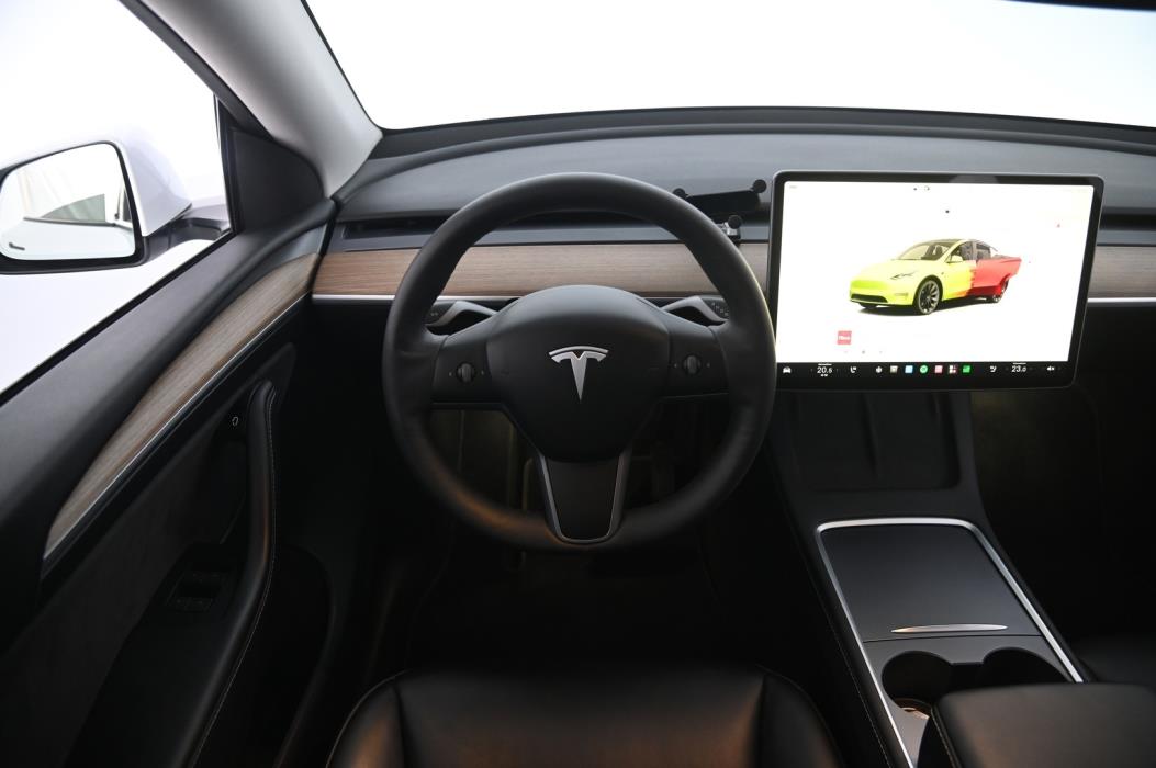 TESLA Model Y 2022