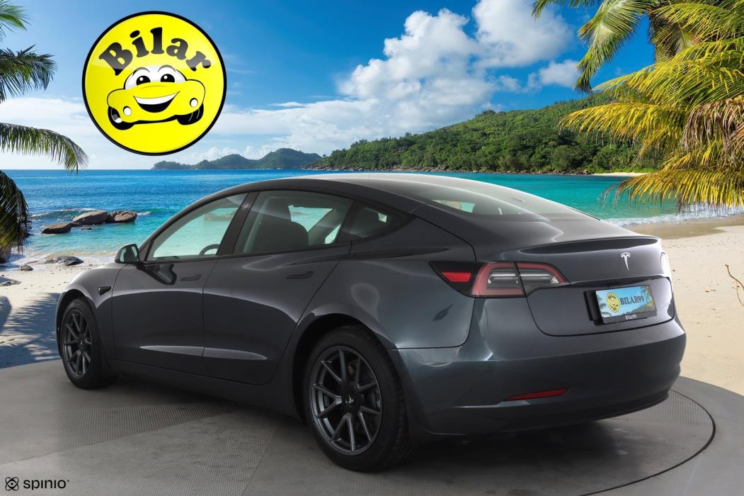 TESLA MODEL 3 2022