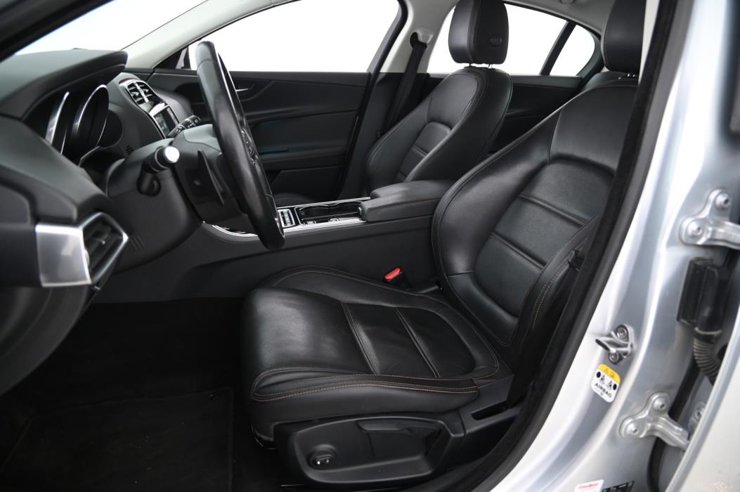 JAGUAR XE 2016