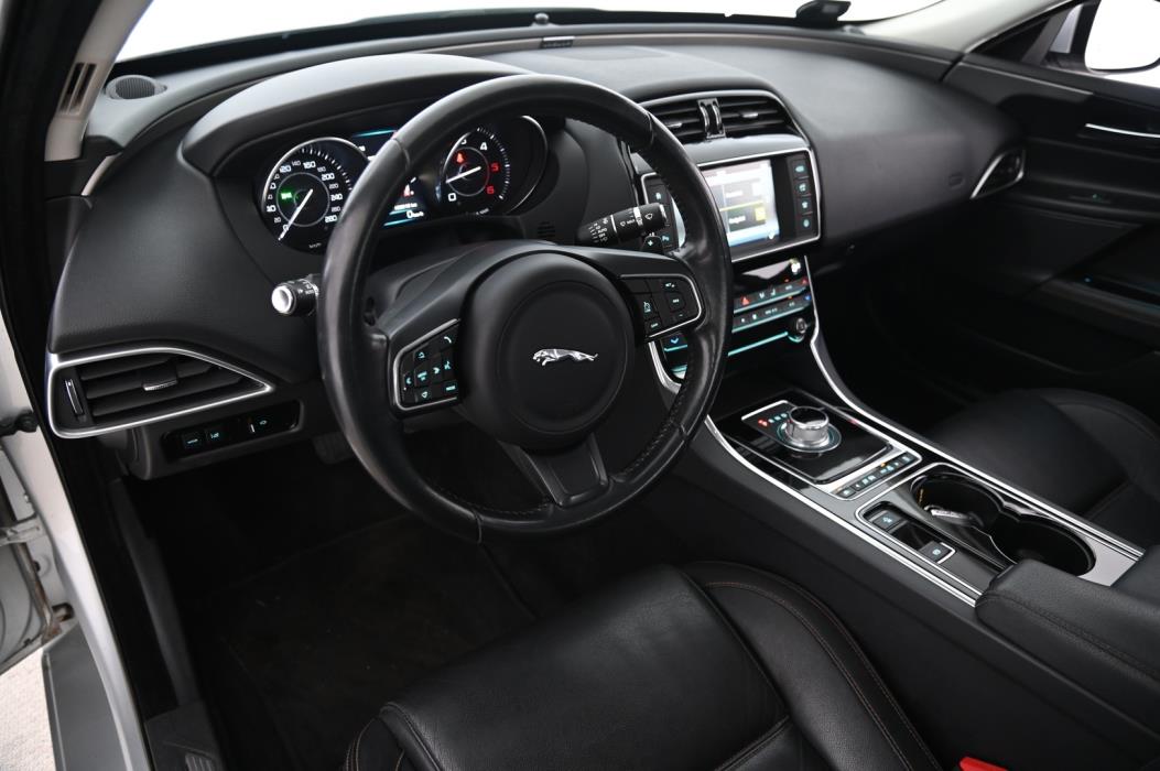 JAGUAR XE 2016