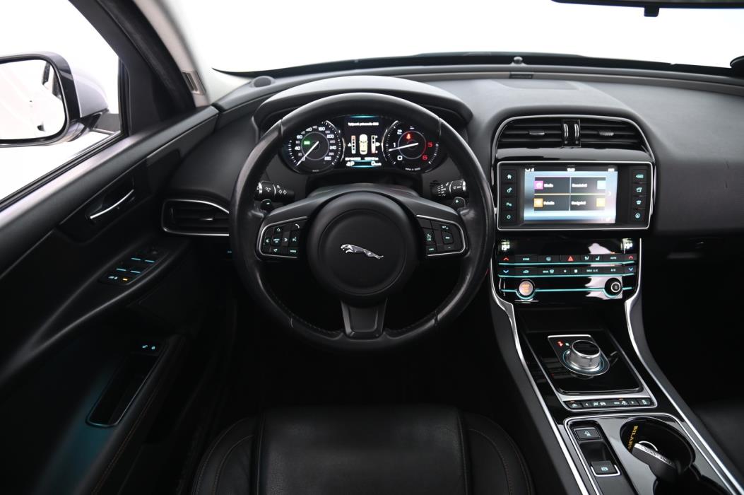 JAGUAR XE 2016