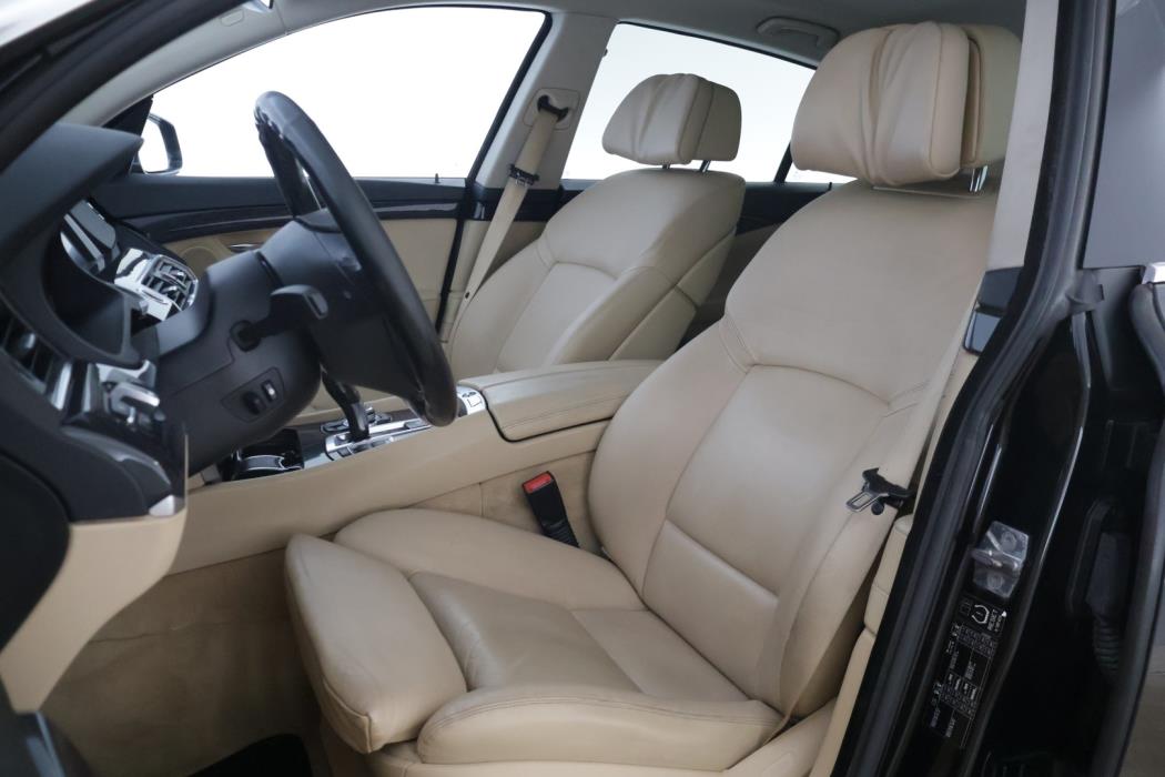 BMW 530 2011