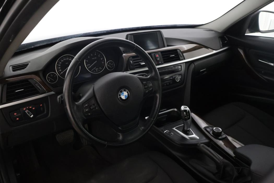 BMW 320 2015