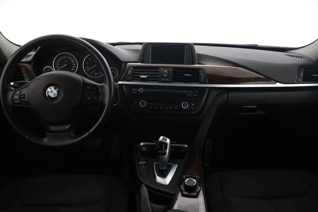BMW 320 2015