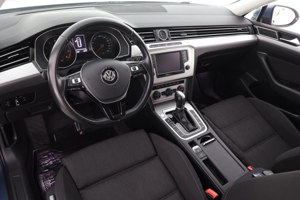 VOLKSWAGEN Passat 2017