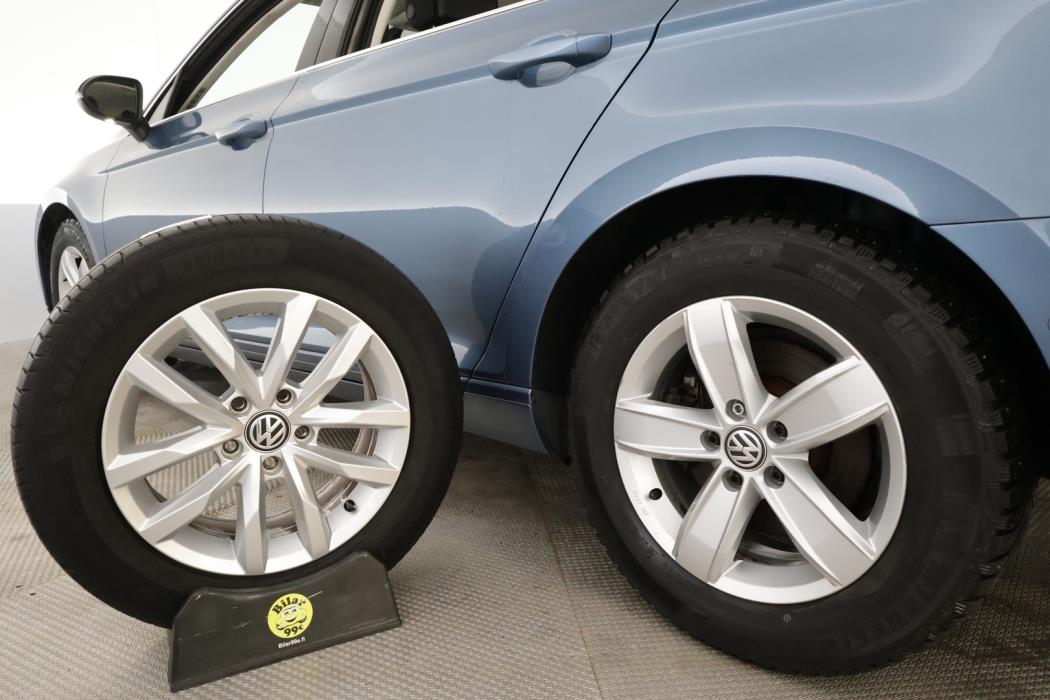 VOLKSWAGEN Passat 2017