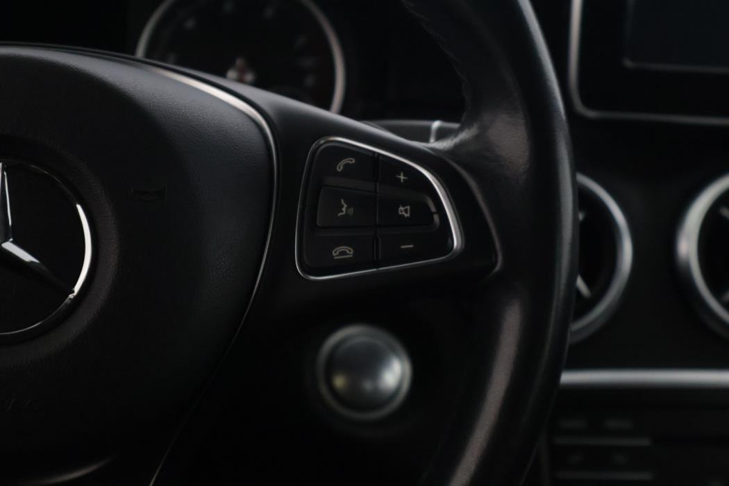 MERCEDES-BENZ A 2018