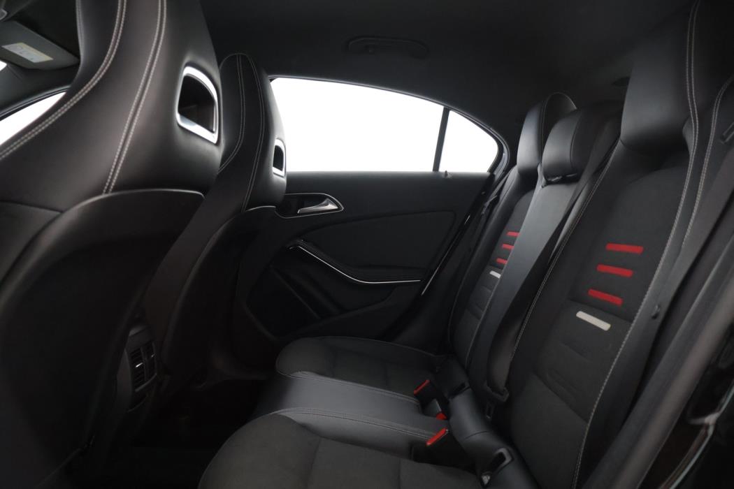 MERCEDES-BENZ A 2018