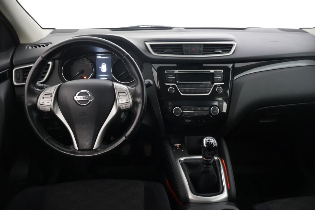 NISSAN Qashqai 2015