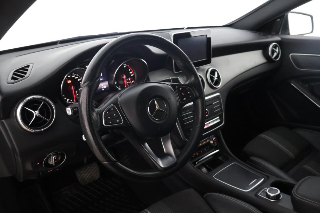 MERCEDES-BENZ CLA 2017