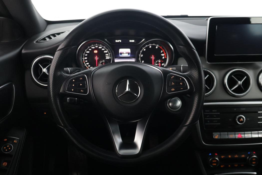 MERCEDES-BENZ CLA 2017