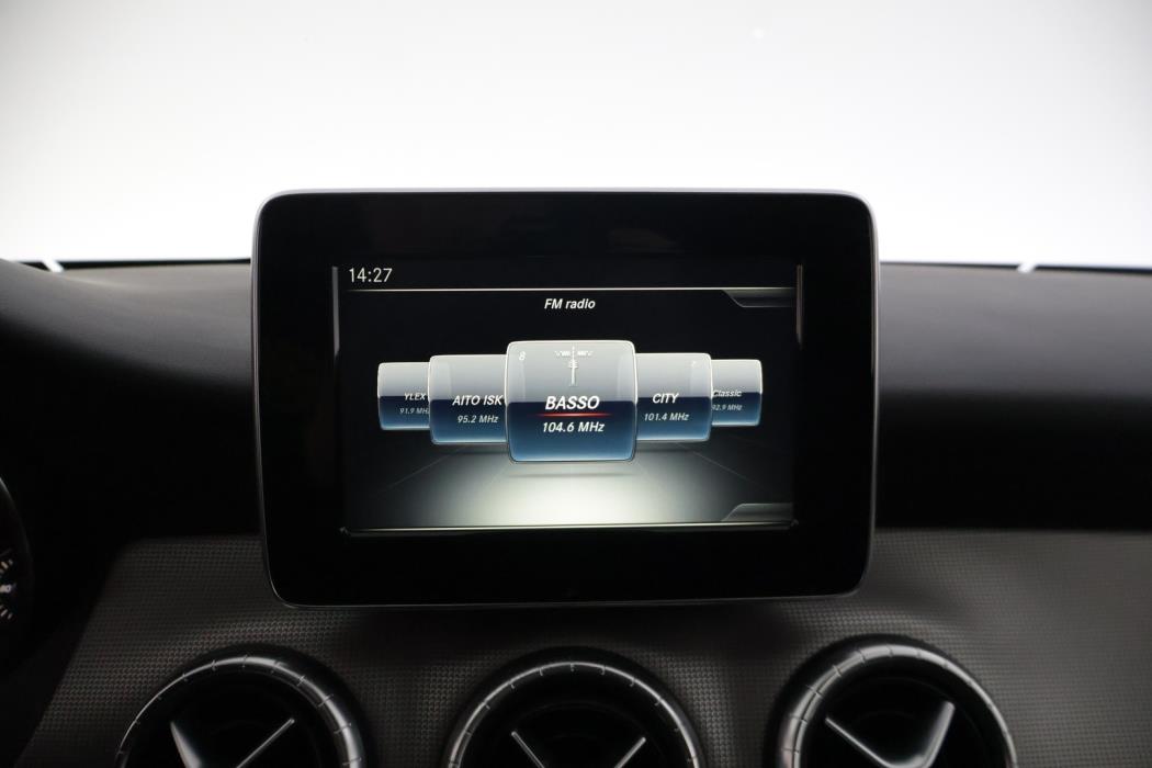 MERCEDES-BENZ CLA 2017