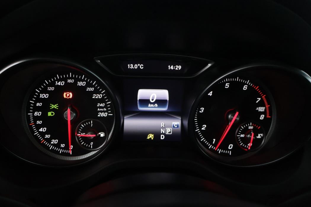 MERCEDES-BENZ CLA 2017