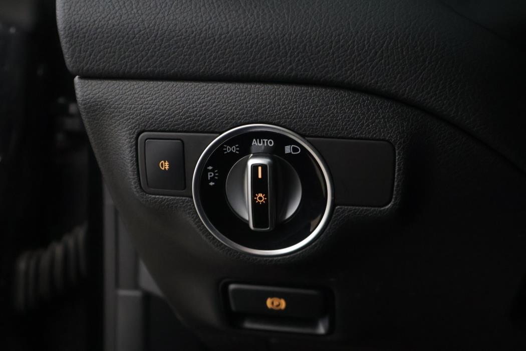 MERCEDES-BENZ CLA 2017