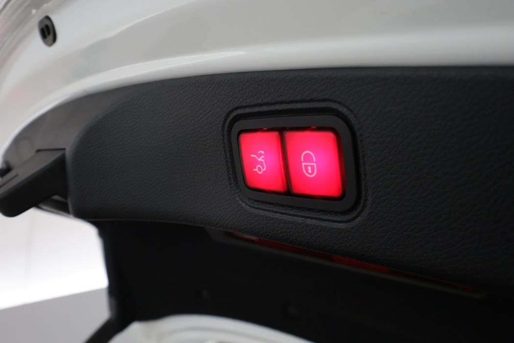 MERCEDES-BENZ E 2017