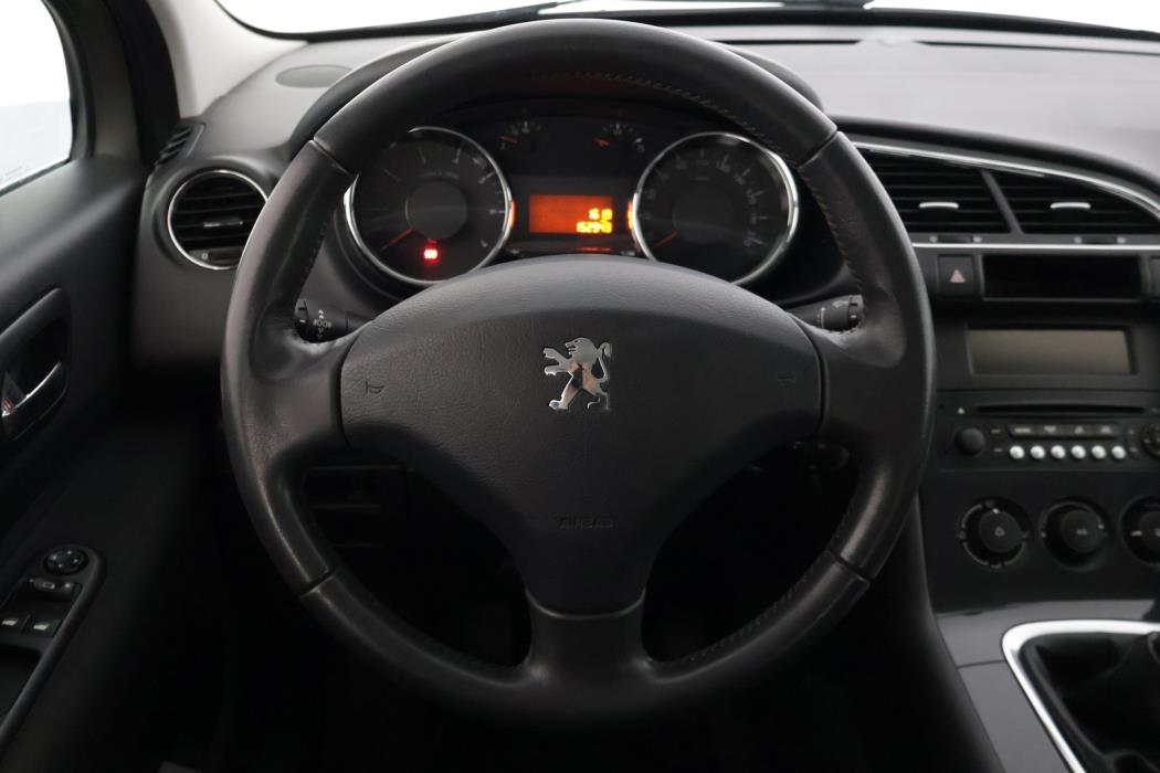 PEUGEOT 3008 2012