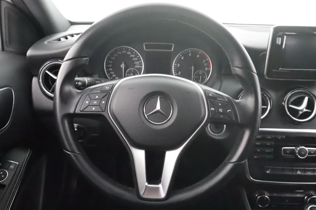 MERCEDES-BENZ A 2013