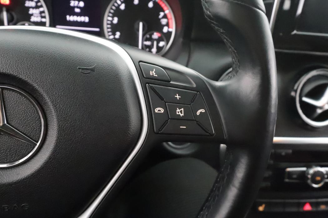 MERCEDES-BENZ A 2013