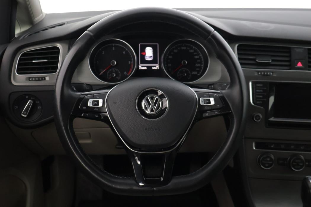 VOLKSWAGEN Golf 2014