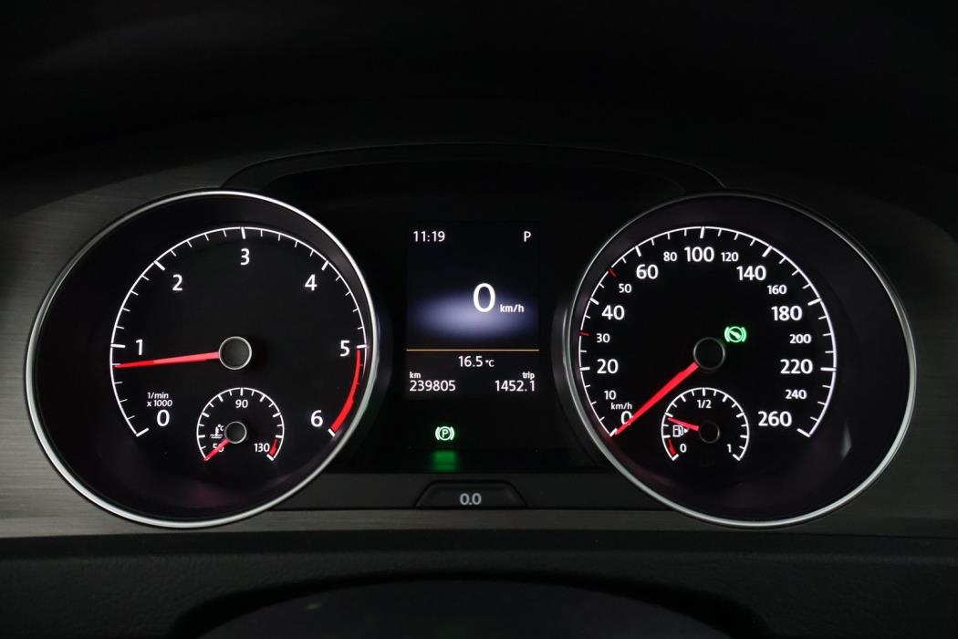 VOLKSWAGEN Golf 2014