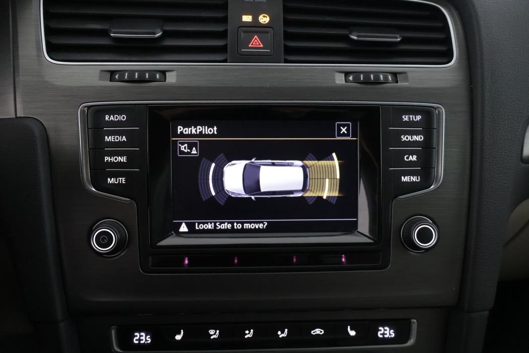 VOLKSWAGEN Golf 2014